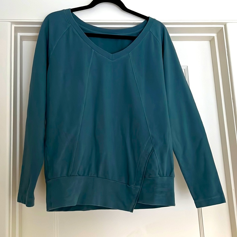 Sandwich_ sweatshirt style top. Medium. Blue